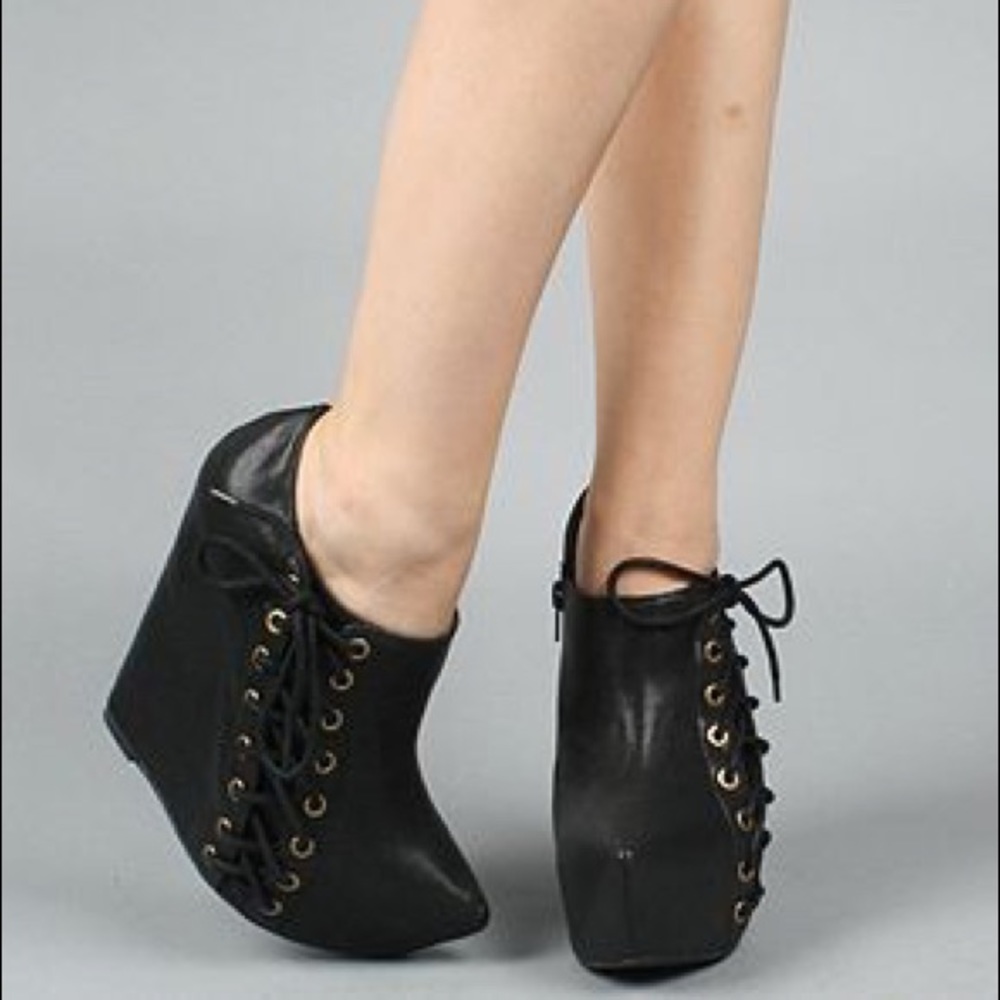 Jeffrey Campbell Zup Black Bootie Size: 6.5/7